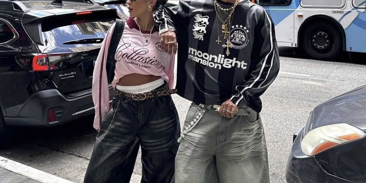 Derschutze: A Closer Look at Its Streetwear, Denim, and Signature Style