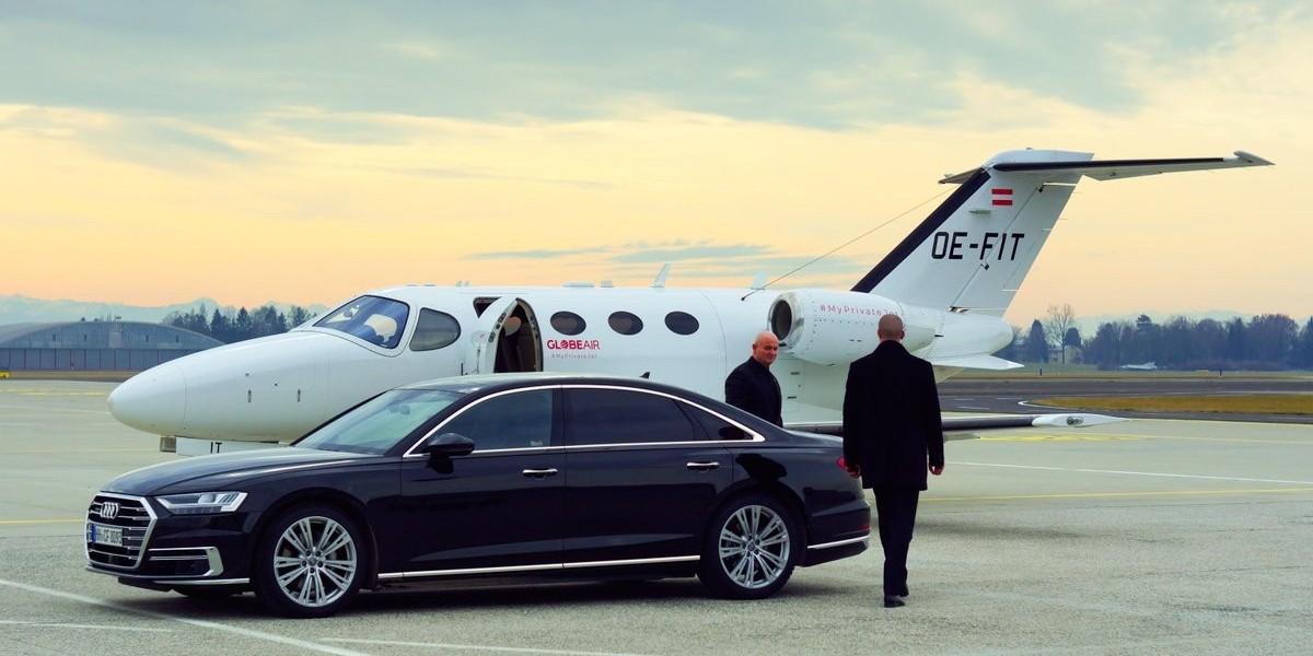 What Makes a Professional Chauffeur a Better Choice for Philadelphia Airport Travel?
