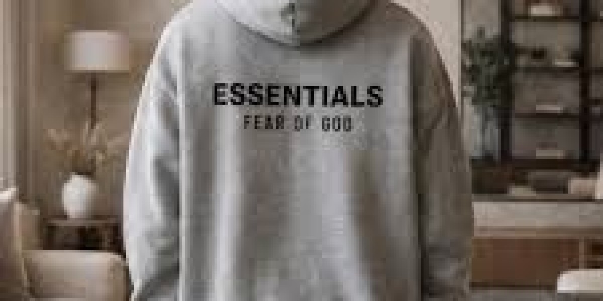 Essentials Clothing: Why Minimal Streetwear Has Become a Gen Z Style Staple
