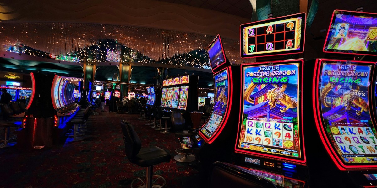 The Future of Social Gaming in Online Casinos: How Community-Centric Features are Shaping Player Connections and Longevi