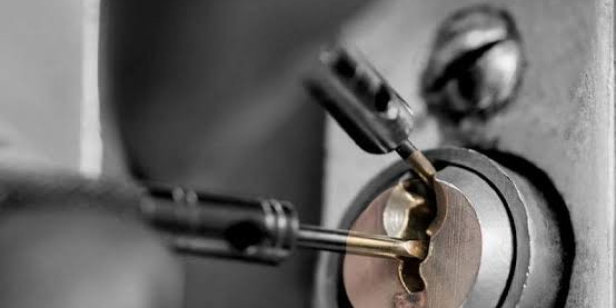 Locksmith in Dubai: 8 Lock Problems You Should Never Ignore