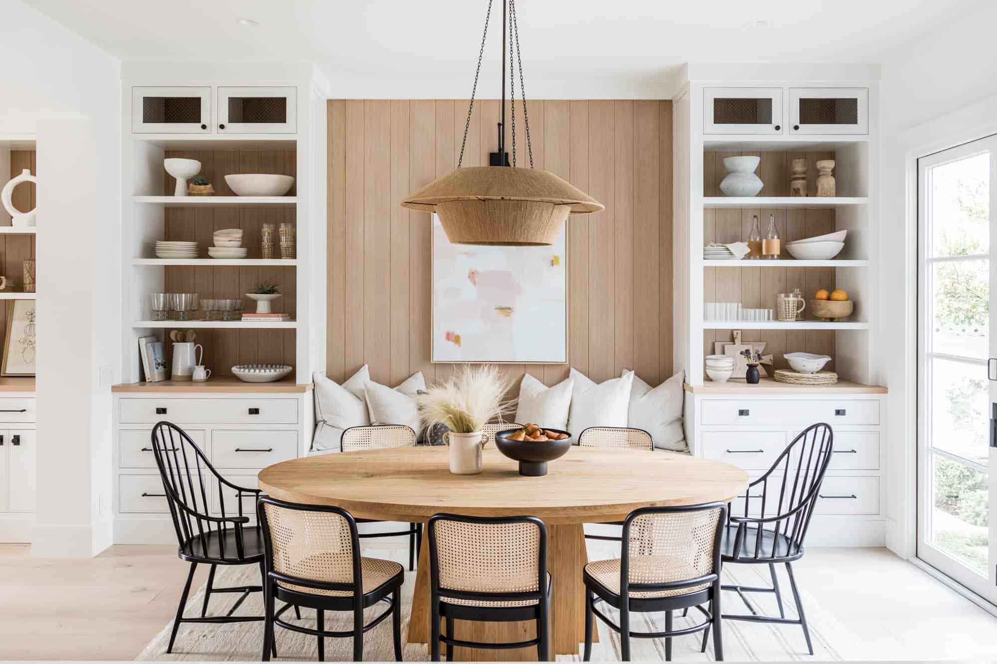 How to Choose Breakfast Tables for Busy Families in Arlington Heights, Illinois